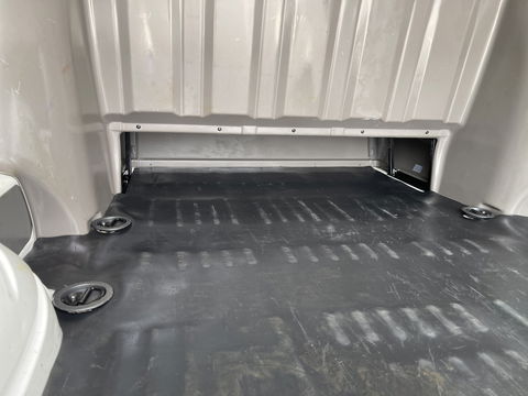 Volkswagen Transporter 2.0 TDI DSG automaat L2H1 30 DC 5 persoons / vaste prijs rijklaar € 27.950 ex btw / lease vanaf € 456 / airco / cruise / navi / achterdeuren / euro 6 / bpm vrij !