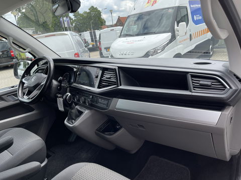 Volkswagen Transporter 2.0 TDI DSG automaat L2H1 30 DC 5 persoons / vaste prijs rijklaar € 27.950 ex btw / lease vanaf € 456 / airco / cruise / navi / achterdeuren / euro 6 / bpm vrij !