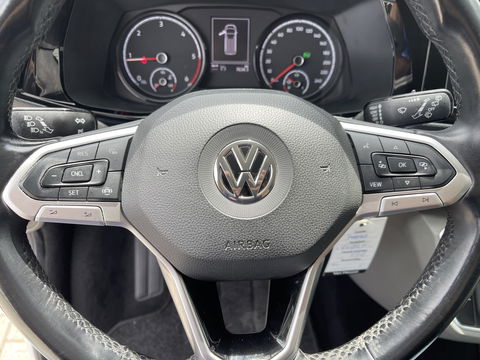 Volkswagen Transporter 2.0 TDI DSG automaat L2H1 30 DC 5 persoons / vaste prijs rijklaar € 27.950 ex btw / lease vanaf € 456 / airco / cruise / navi / achterdeuren / euro 6 / bpm vrij !