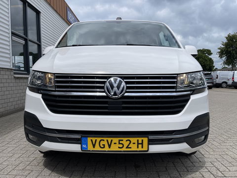 Volkswagen Transporter 2.0 TDI DSG automaat L2H1 30 DC 5 persoons / vaste prijs rijklaar € 27.950 ex btw / lease vanaf € 456 / airco / cruise / navi / achterdeuren / euro 6 / bpm vrij !