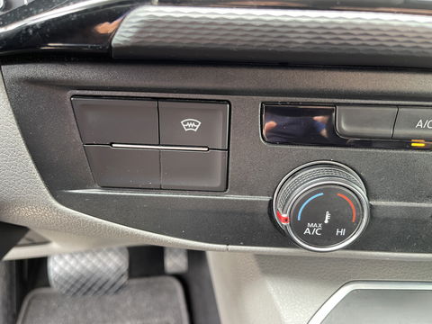 Volkswagen Transporter 2.0 TDI DSG automaat L2H1 30 DC 5 persoons / vaste prijs rijklaar € 27.950 ex btw / lease vanaf € 456 / airco / cruise / navi / achterdeuren / euro 6 / bpm vrij !