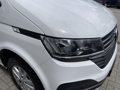 Volkswagen Transporter 2.0 TDI DSG automaat L2H1 30 DC 5 persoons / vaste prijs rijklaar € 27.950 ex btw / lease vanaf € 456 / airco / cruise / navi / achterdeuren / euro 6 / bpm vrij !