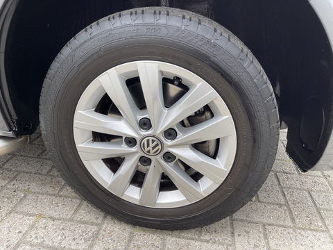 Volkswagen Transporter 2.0 TDI L2H1 30 DC 5 persoons / vaste prijs rijklaar € 27.950 ex btw / lease vanaf € 456 / grijs metallic / airco / cruise / Apple Carplay / lichtmetalen velgen / euro 6 / bpm vrij !