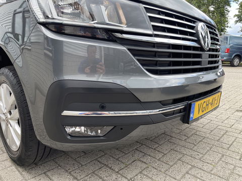 Volkswagen Transporter 2.0 TDI L2H1 30 DC 5 persoons / vaste prijs rijklaar € 27.950 ex btw / lease vanaf € 456 / grijs metallic / airco / cruise / Apple Carplay / lichtmetalen velgen / euro 6 / bpm vrij !