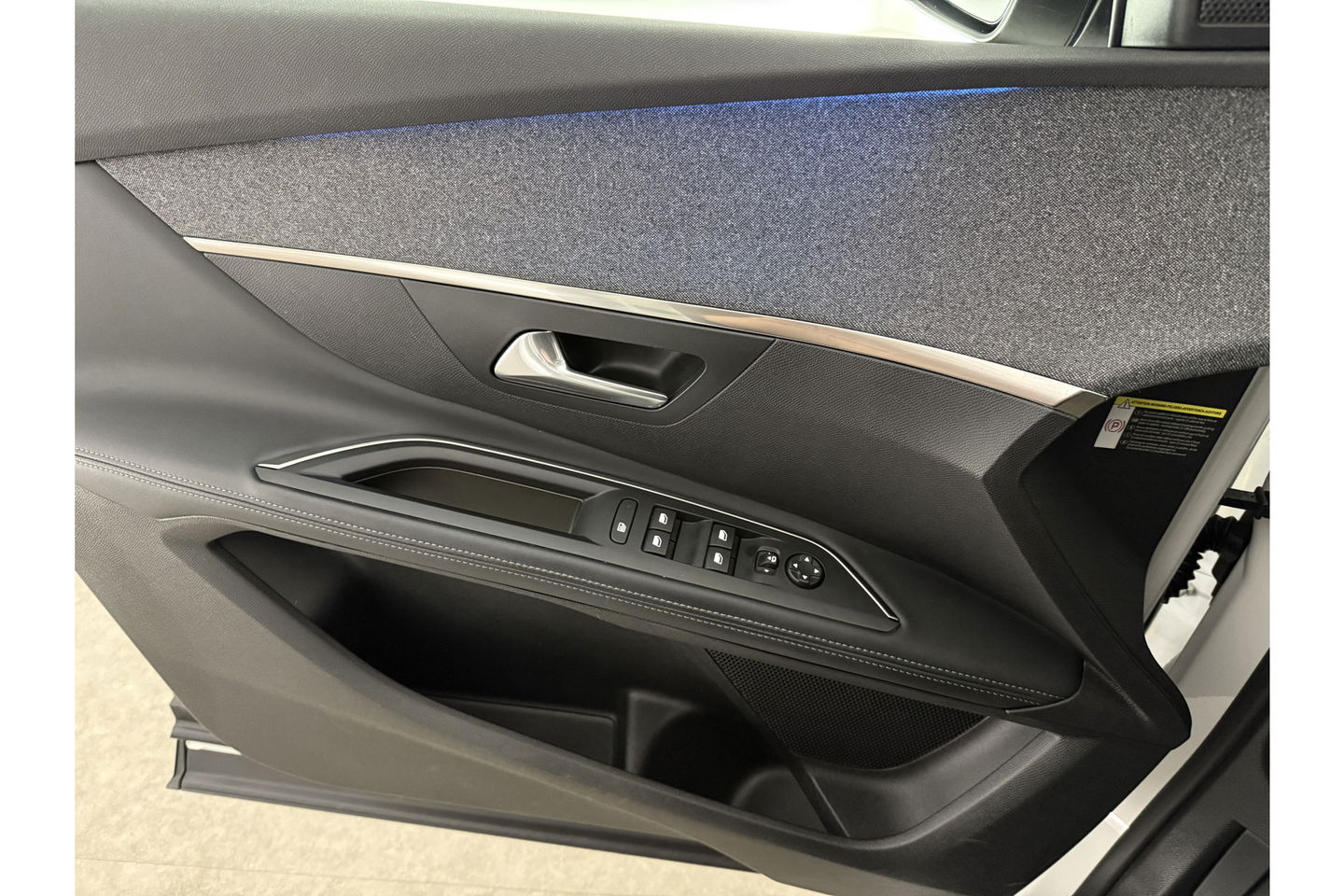 Peugeot 5008 1.2 PureTech 7P Pano Sfeer LED Virtual Camera Carplay Clima Cruise Navi PDC 19''LMV