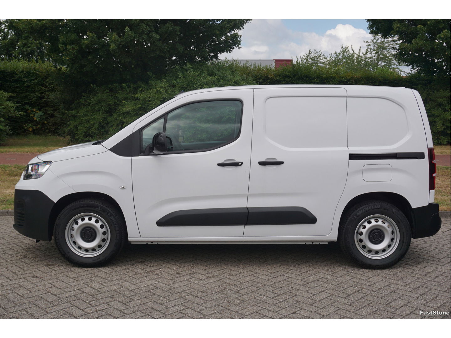 Fiat E-Doblò L1 50 kWh Plus BPM VRIJ Climate, Navi, Camera, Betimmering, 2x Schuifdeur!! BB02*