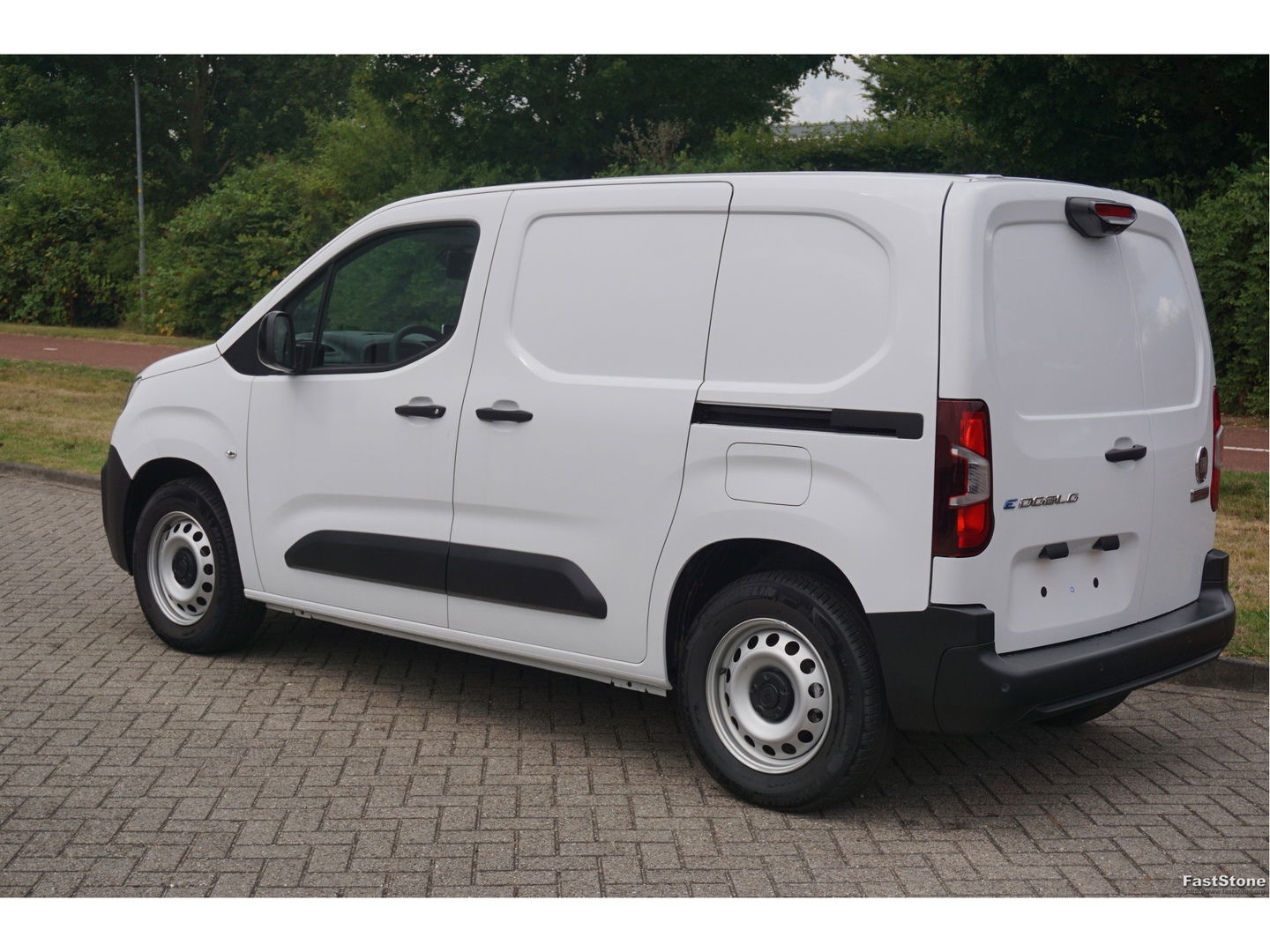 Fiat E-Doblò L1 50 kWh Plus BPM VRIJ Climate, Navi, Camera, Betimmering, 2x Schuifdeur!! BB02*