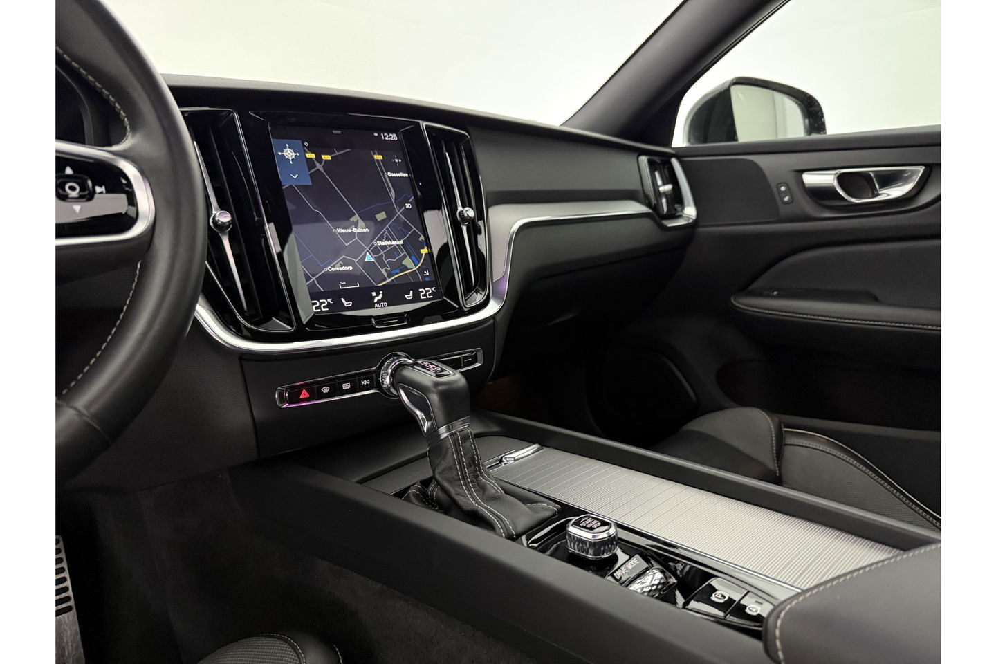 Volvo V60 2.0 T4 R-Design 191PK Pano LED Memory Carplay Virtual Camera Clima Cruise Navi PDC 19''LMV
