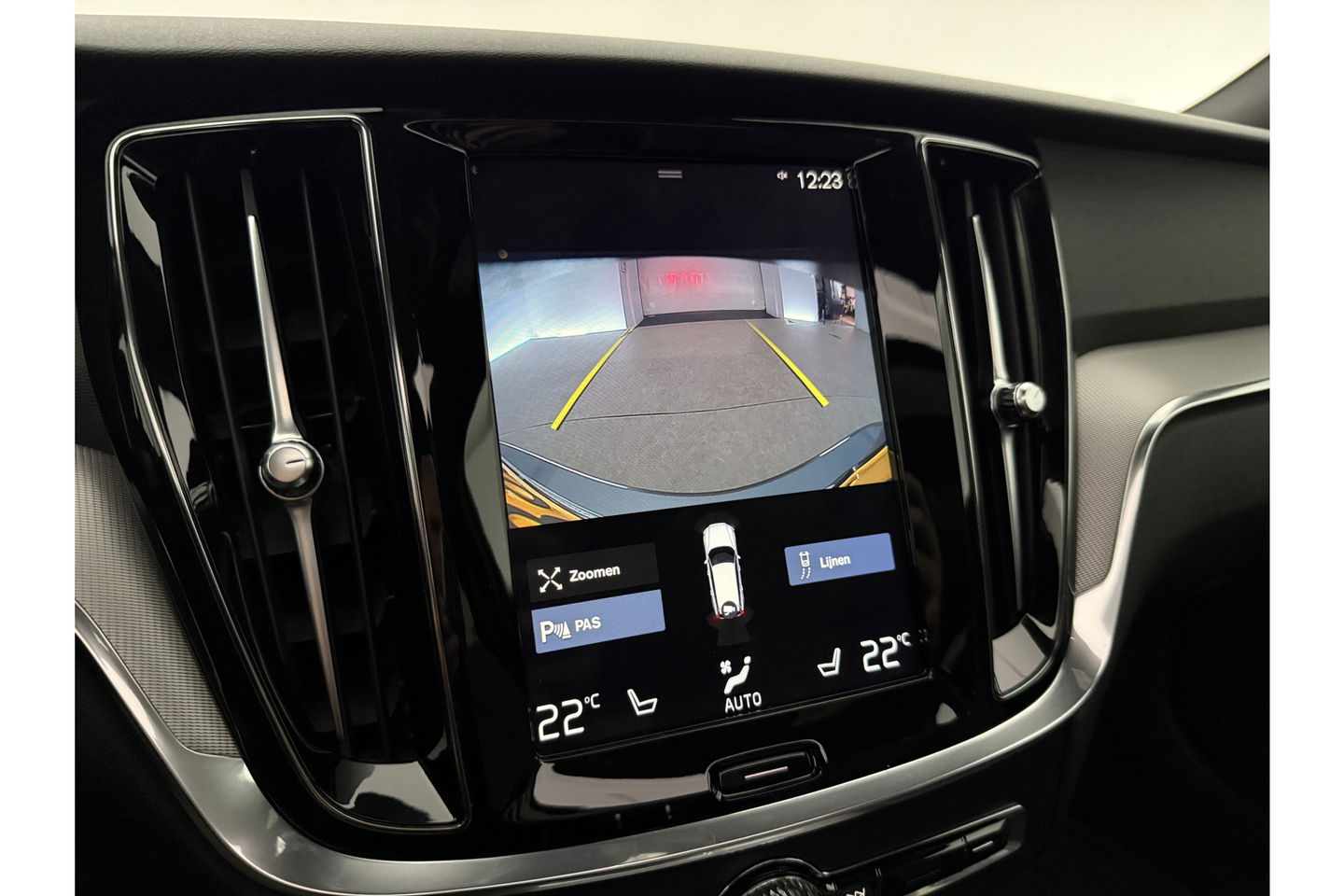 Volvo V60 2.0 T4 R-Design 191PK Pano LED Memory Carplay Virtual Camera Clima Cruise Navi PDC 19''LMV