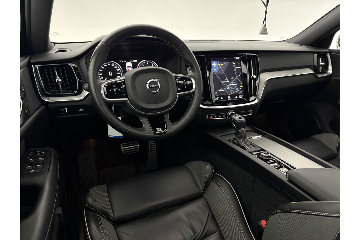 Volvo V60 2.0 T4 R-Design 191PK Pano LED Memory Carplay Virtual Camera Clima Cruise Navi PDC 19''LMV