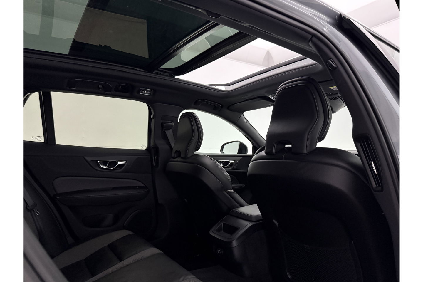 Volvo V60 2.0 T4 R-Design 191PK Pano LED Memory Carplay Virtual Camera Clima Cruise Navi PDC 19''LMV