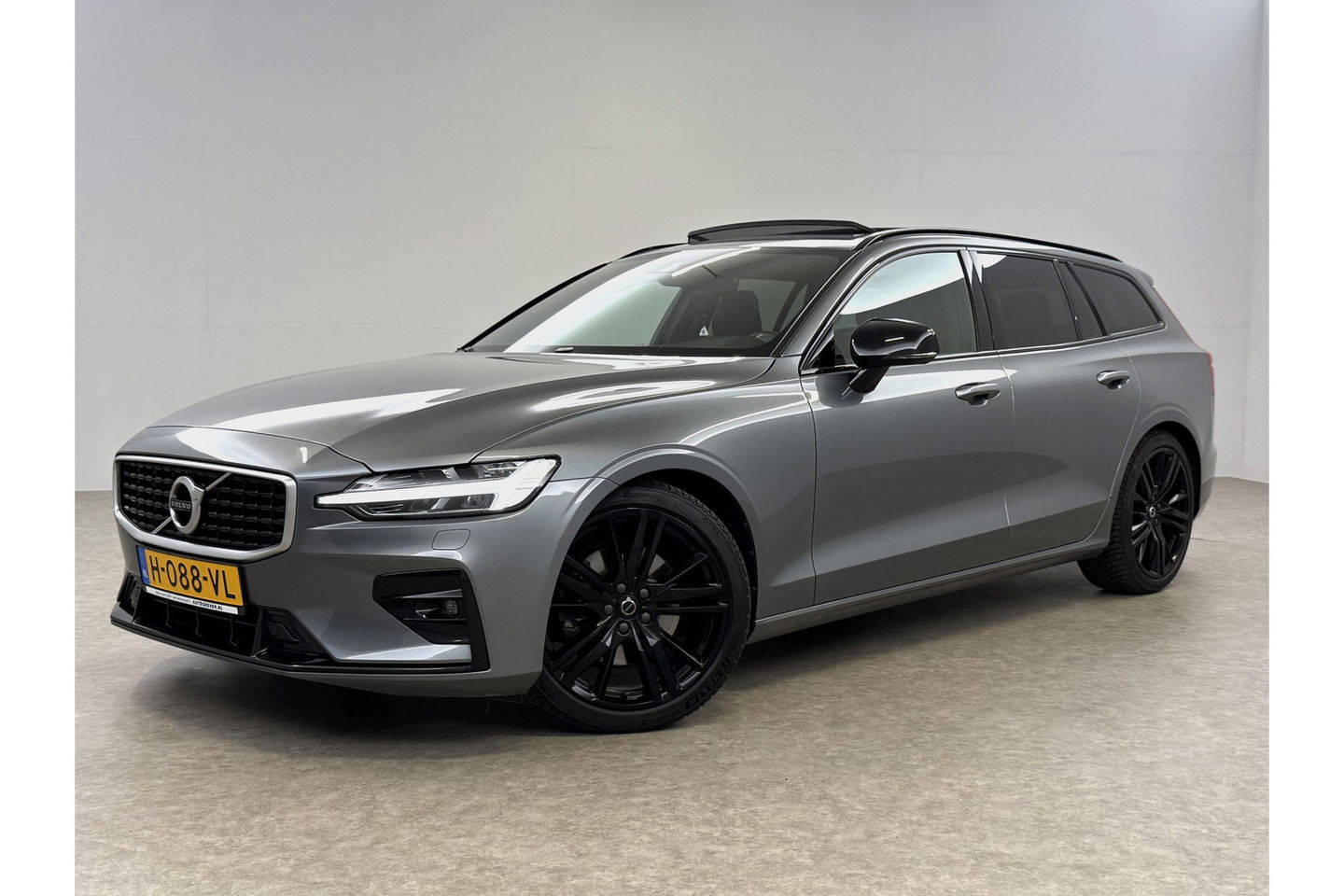 Volvo V60 2.0 T4 R-Design 191PK Pano LED Memory Carplay Virtual Camera Clima Cruise Navi PDC 19''LMV