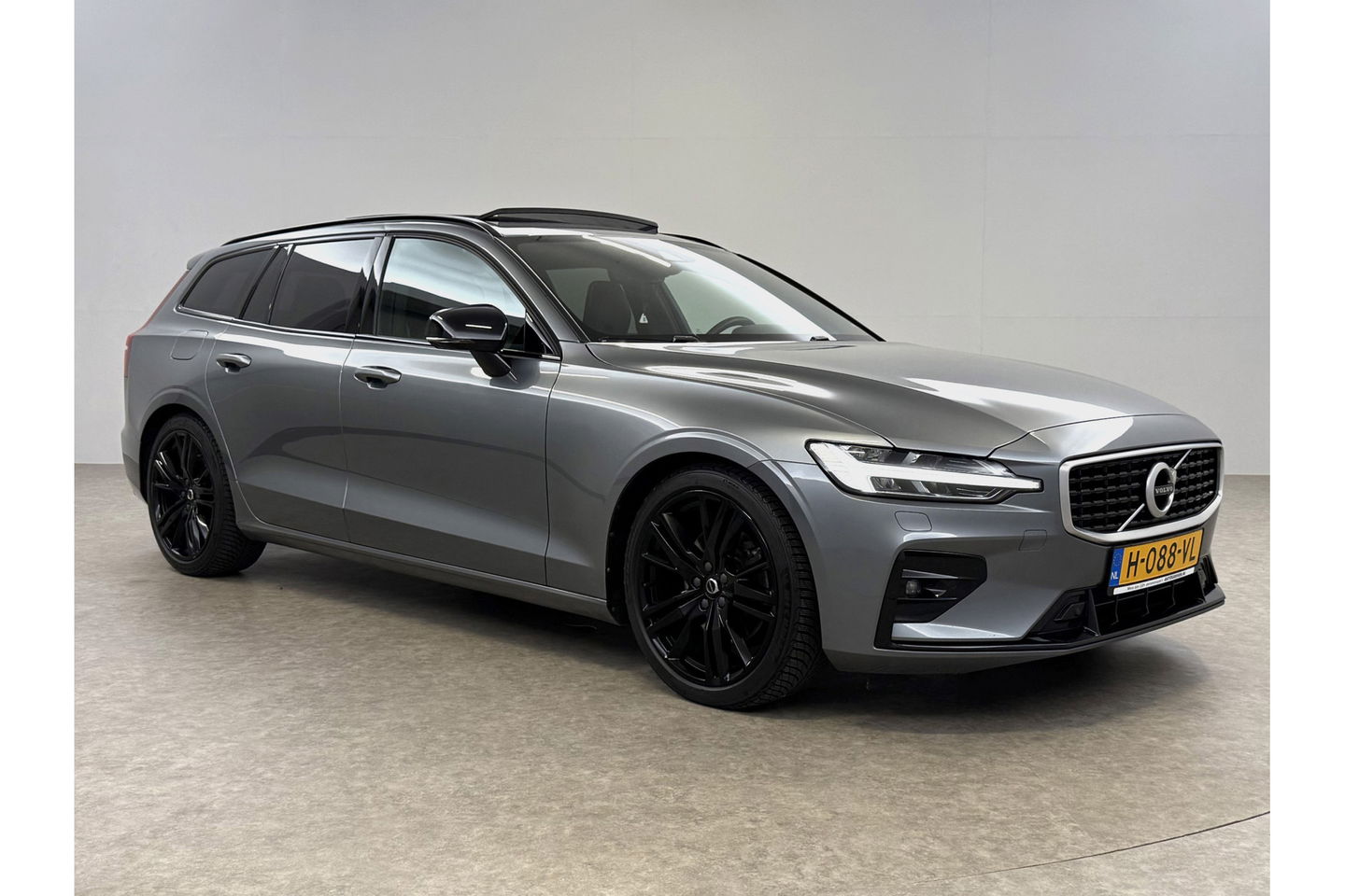 Volvo V60 2.0 T4 R-Design 191PK Pano LED Memory Carplay Virtual Camera Clima Cruise Navi PDC 19''LMV