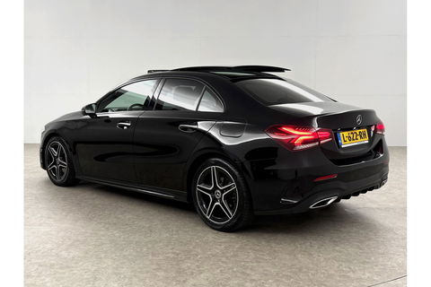 Mercedes-Benz A-Klasse 180 AMG Pano Sfeerverl. Burmester Camera Virtual LED Memory Clima Cruise Navi PDC 18''LMV