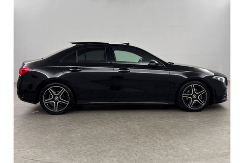 Mercedes-Benz A-Klasse 180 AMG Pano Sfeerverl. Burmester Camera Virtual LED Memory Clima Cruise Navi PDC 18''LMV