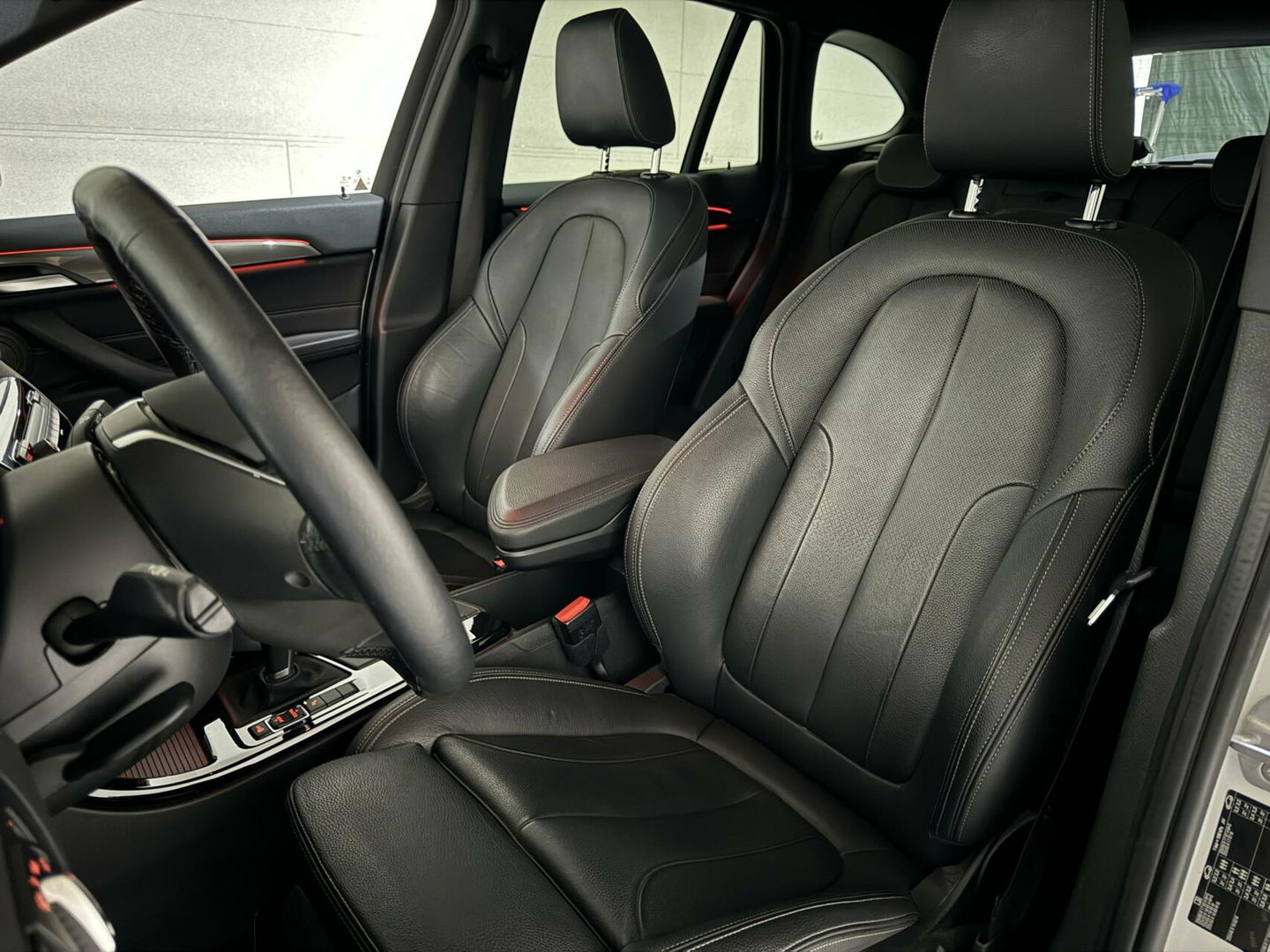 BMW X1 sDrive20i Sport Pano H/K HUD Leer Camera ACC NAP