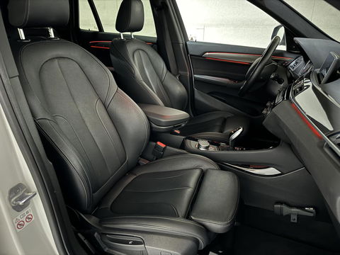 BMW X1 sDrive20i Sport Pano H/K HUD Leer Camera ACC NAP