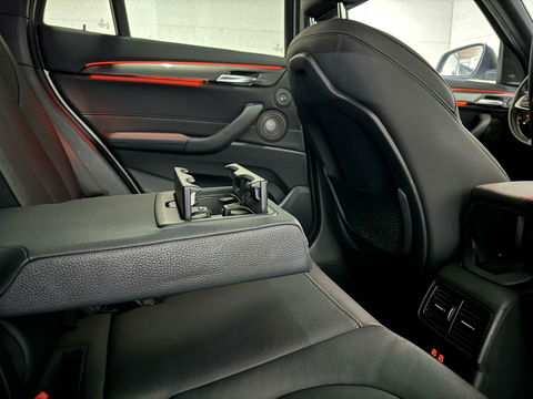 BMW X1 sDrive20i Sport Pano H/K HUD Leer Camera ACC NAP