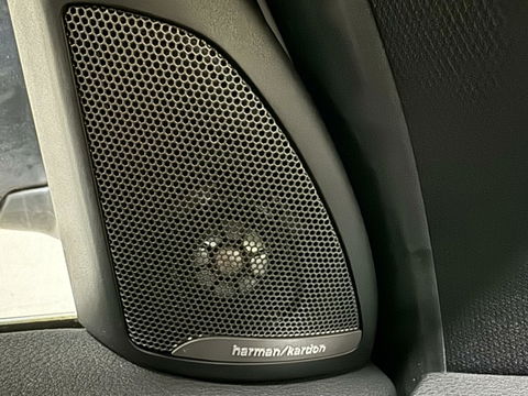 BMW X1 sDrive20i Sport Pano H/K HUD Leer Camera ACC NAP