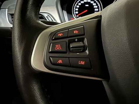 BMW X1 sDrive20i Sport Pano H/K HUD Leer Camera ACC NAP