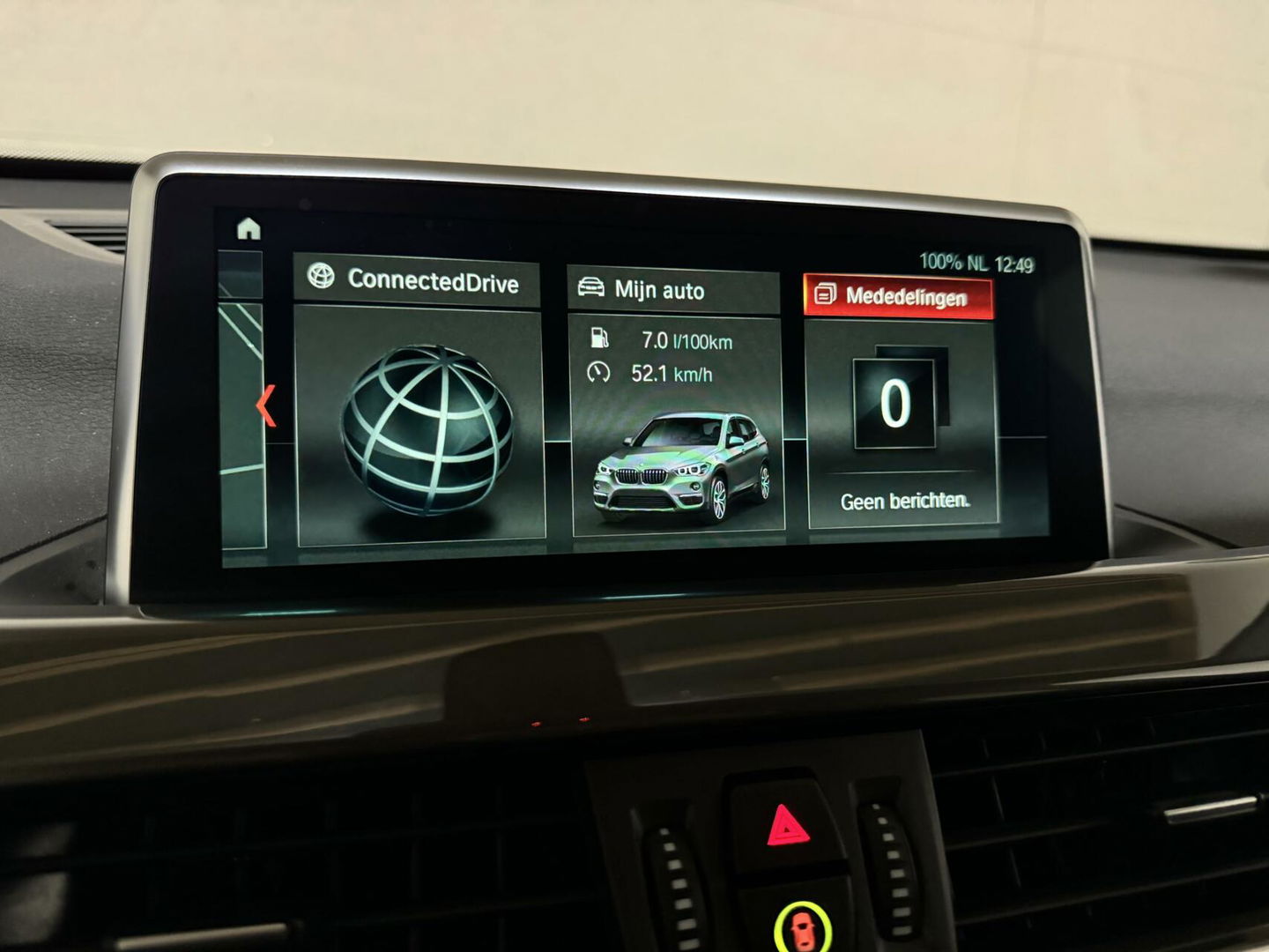 BMW X1 sDrive20i Sport Pano H/K HUD Leer Camera ACC NAP