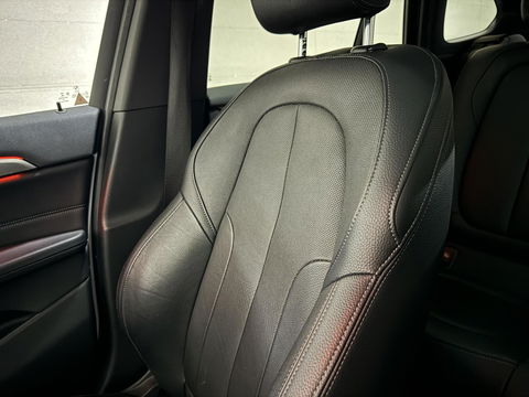 BMW X1 sDrive20i Sport Pano H/K HUD Leer Camera ACC NAP