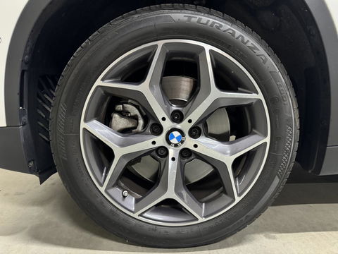 BMW X1 sDrive20i Sport Pano H/K HUD Leer Camera ACC NAP