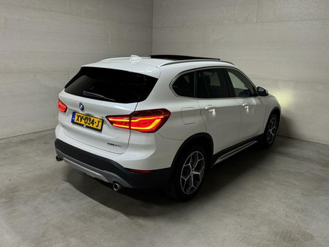 BMW X1 sDrive20i Sport Pano H/K HUD Leer Camera ACC NAP