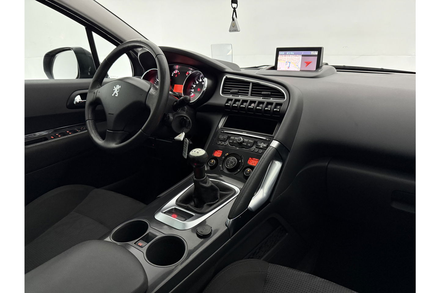 Peugeot 3008 1.6 VTi Première APK t/m 09-2025 | Pano Trekhaak Clima Cruise Head-up Navi PDC 17''LMV