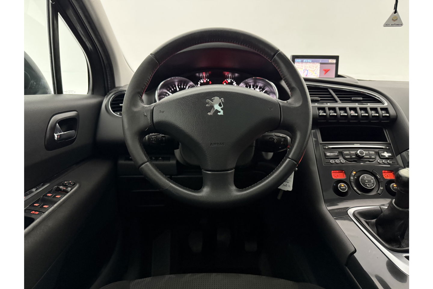 Peugeot 3008 1.6 VTi Première APK t/m 09-2025 | Pano Trekhaak Clima Cruise Head-up Navi PDC 17''LMV
