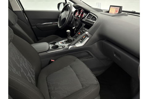 Peugeot 3008 1.6 VTi Première APK t/m 09-2025 | Pano Trekhaak Clima Cruise Head-up Navi PDC 17''LMV