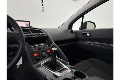 Peugeot 3008 1.6 VTi Première APK t/m 09-2025 | Pano Trekhaak Clima Cruise Head-up Navi PDC 17''LMV