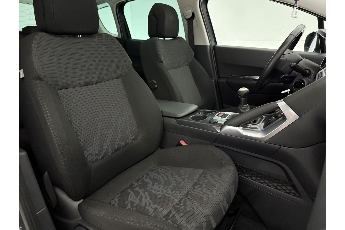 Peugeot 3008 1.6 VTi Première APK t/m 09-2025 | Pano Trekhaak Clima Cruise Head-up Navi PDC 17''LMV