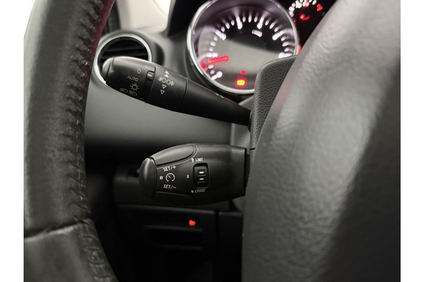 Peugeot 3008 1.6 VTi Première APK t/m 09-2025 | Pano Trekhaak Clima Cruise Head-up Navi PDC 17''LMV