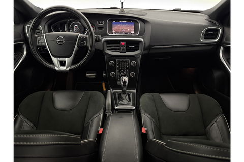 Volvo V40 1.5 T3 153PK Polar+ Sport Pano Harman/Kardon LED Camera Clima Cruise Navi PDC 17''LMV