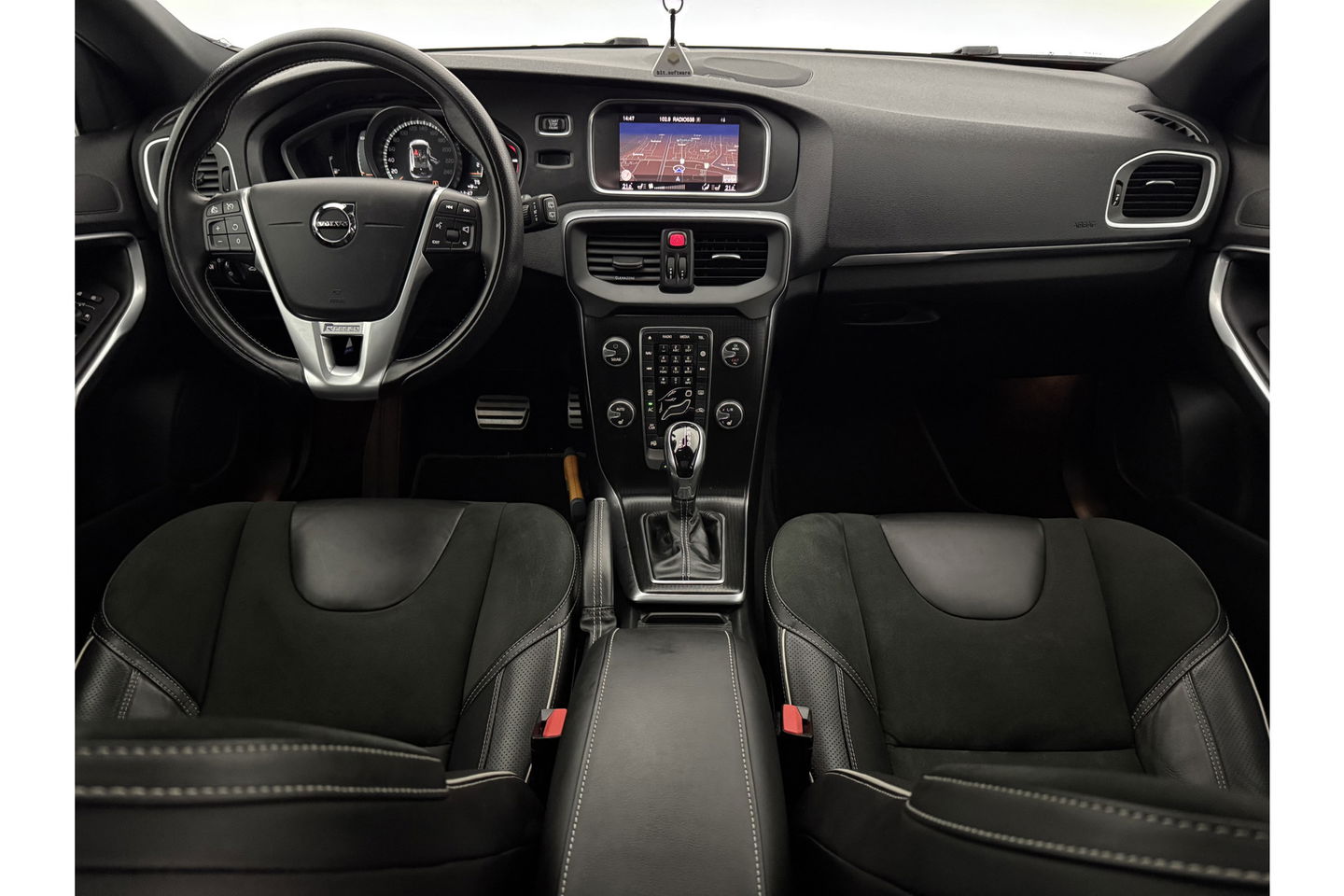 Volvo V40 1.5 T3 153PK Polar+ Sport Pano Harman/Kardon LED Camera Clima Cruise Navi PDC 17''LMV