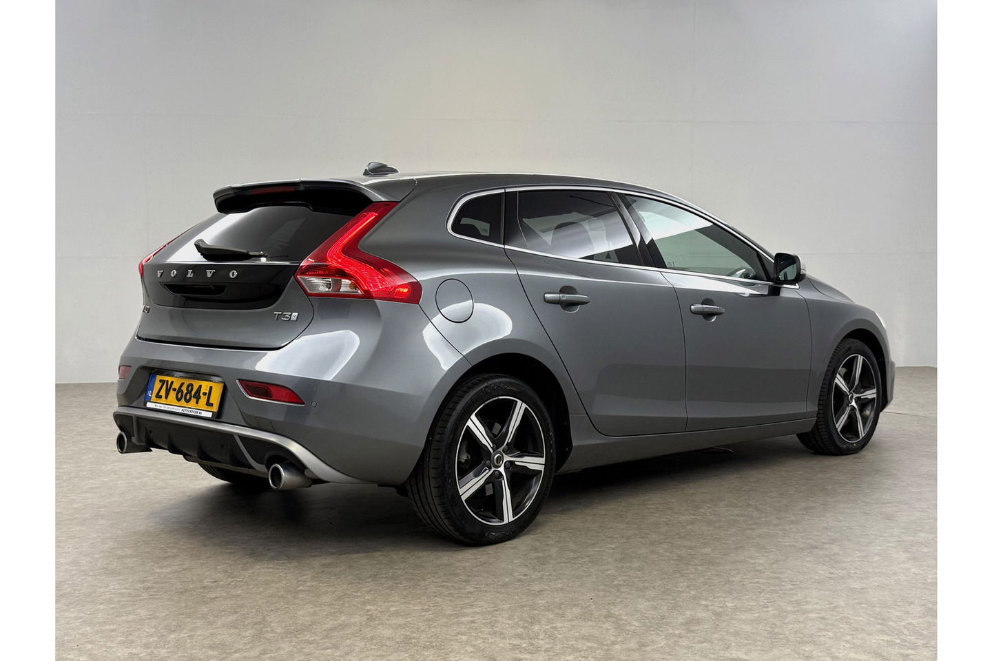 Volvo V40 1.5 T3 153PK Polar+ Sport Pano Harman/Kardon LED Camera Clima Cruise Navi PDC 17''LMV