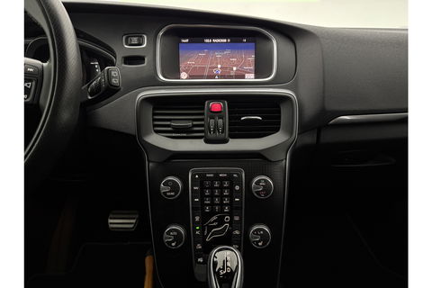 Volvo V40 1.5 T3 153PK Polar+ Sport Pano Harman/Kardon LED Camera Clima Cruise Navi PDC 17''LMV