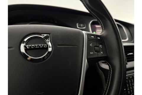 Volvo V40 1.5 T3 153PK Polar+ Sport Pano Harman/Kardon LED Camera Clima Cruise Navi PDC 17''LMV