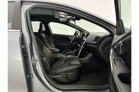 Volvo V40 1.5 T3 153PK Polar+ Sport Pano Harman/Kardon LED Camera Clima Cruise Navi PDC 17''LMV