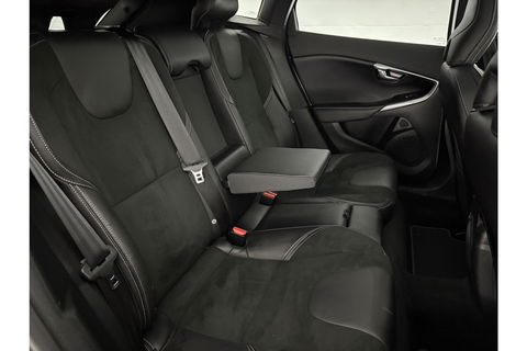 Volvo V40 1.5 T3 153PK Polar+ Sport Pano Harman/Kardon LED Camera Clima Cruise Navi PDC 17''LMV