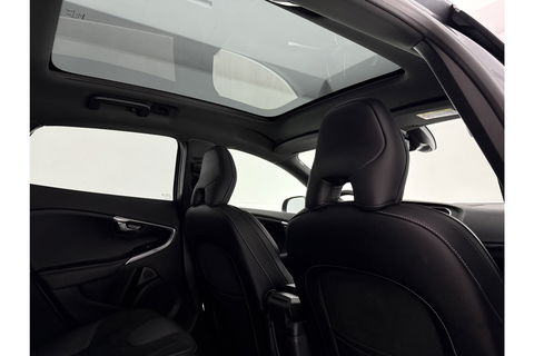 Volvo V40 1.5 T3 153PK Polar+ Sport Pano Harman/Kardon LED Camera Clima Cruise Navi PDC 17''LMV