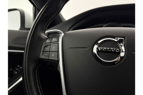 Volvo V40 1.5 T3 153PK Polar+ Sport Pano Harman/Kardon LED Camera Clima Cruise Navi PDC 17''LMV