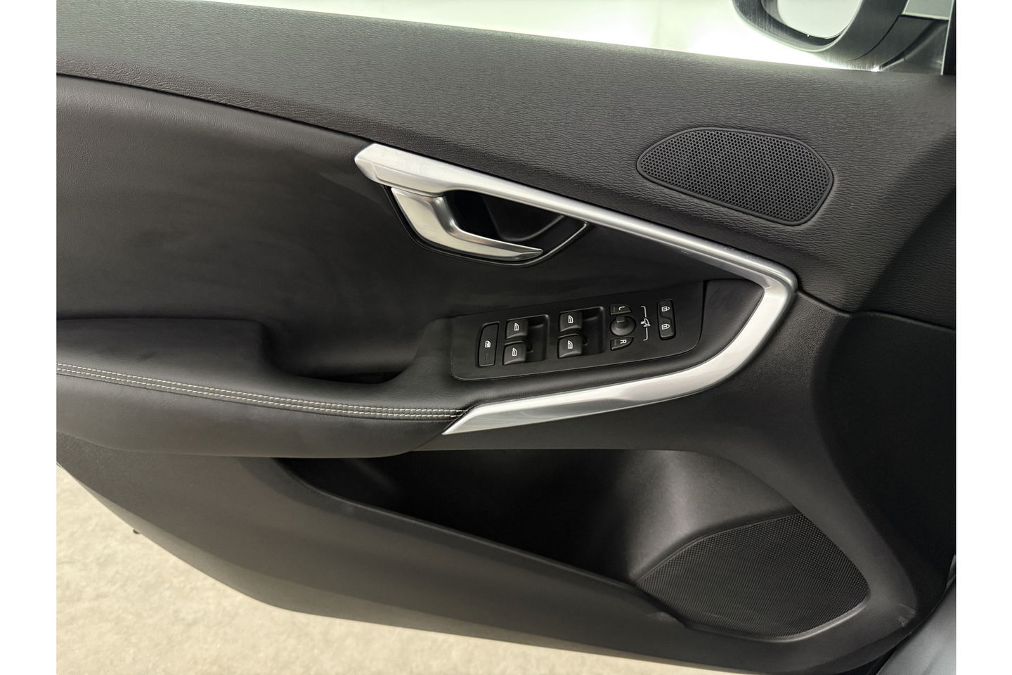 Volvo V40 1.5 T3 153PK Polar+ Sport Pano Harman/Kardon LED Camera Clima Cruise Navi PDC 17''LMV