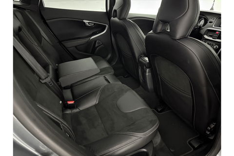 Volvo V40 1.5 T3 153PK Polar+ Sport Pano Harman/Kardon LED Camera Clima Cruise Navi PDC 17''LMV