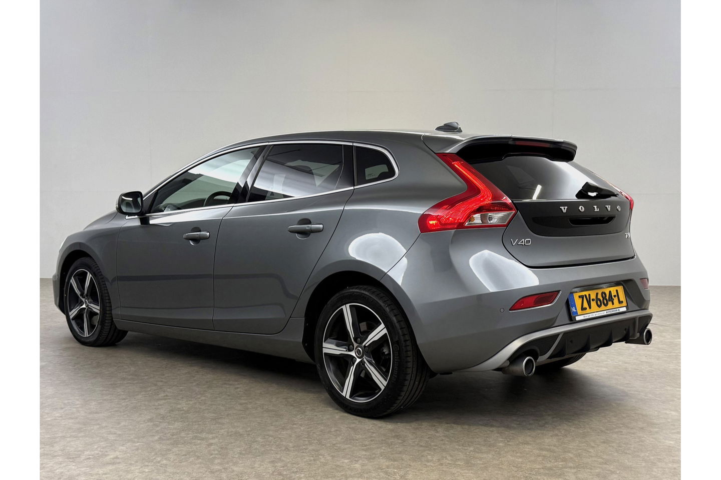 Volvo V40 1.5 T3 153PK Polar+ Sport Pano Harman/Kardon LED Camera Clima Cruise Navi PDC 17''LMV