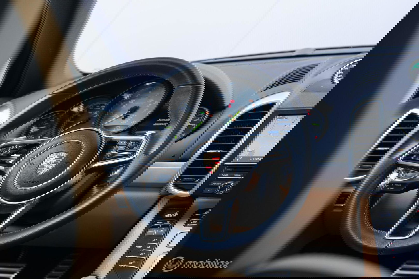 Porsche Cayenne 3.0 S E-Hybrid 416 pk | Sportchrono | Panorama | A-Z onderhouden | Zonneschermen | 20 inch | LED | Zeer mooi |