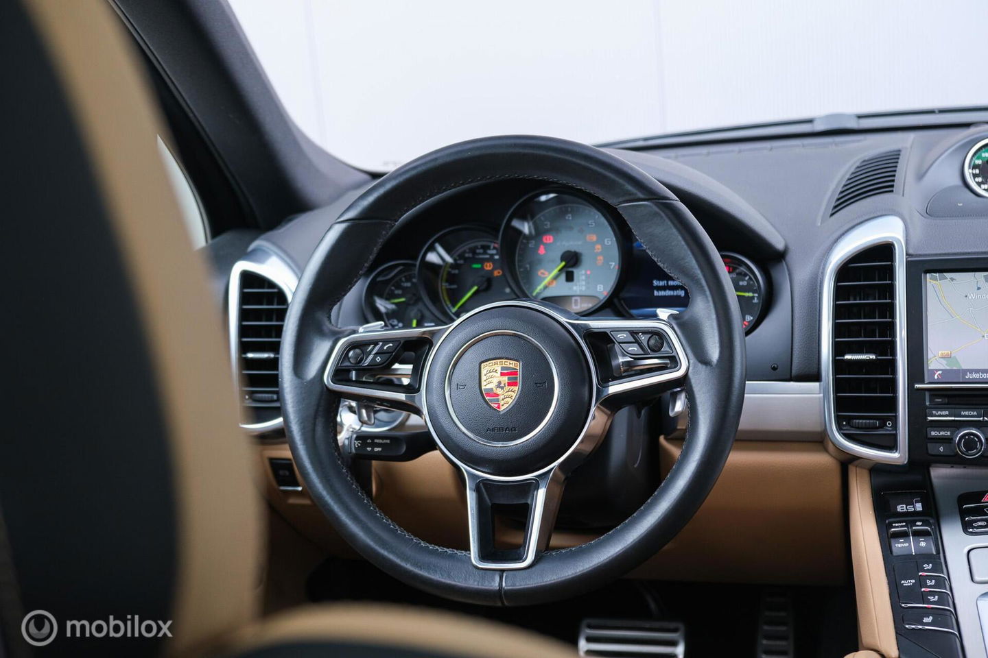 Porsche Cayenne 3.0 S E-Hybrid 416 pk | Sportchrono | Panorama | A-Z onderhouden | Zonneschermen | 20 inch | LED | Zeer mooi |