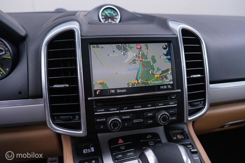 Porsche Cayenne 3.0 S E-Hybrid 416 pk | Sportchrono | Panorama | A-Z onderhouden | Zonneschermen | 20 inch | LED | Zeer mooi |