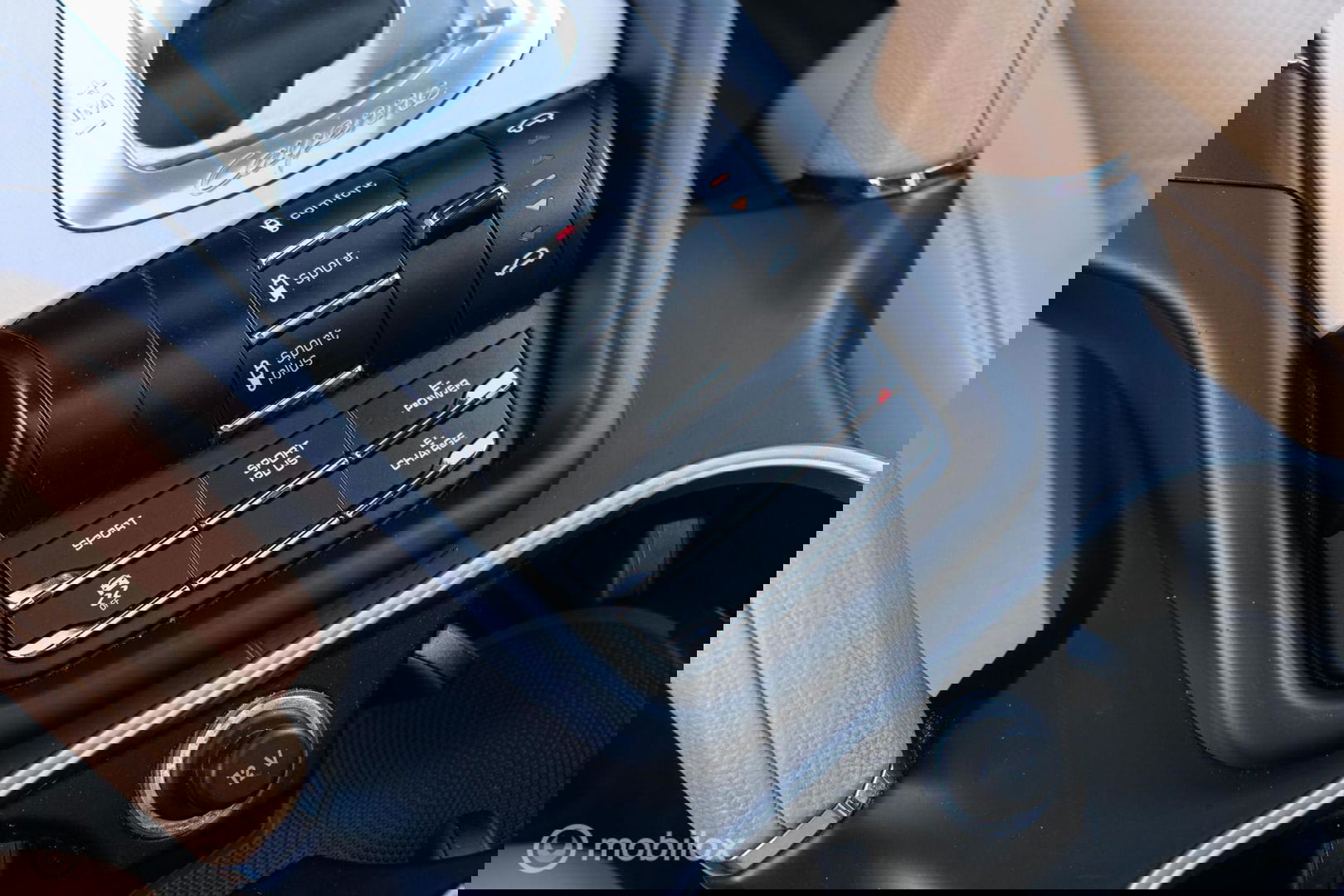Porsche Cayenne 3.0 S E-Hybrid 416 pk | Sportchrono | Panorama | A-Z onderhouden | Zonneschermen | 20 inch | LED | Zeer mooi |